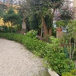 فندق مبيت وإفطار Le Tre Sorelle A Testaccio 3*